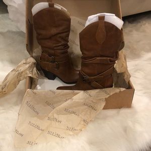 Boots, brand new never worn